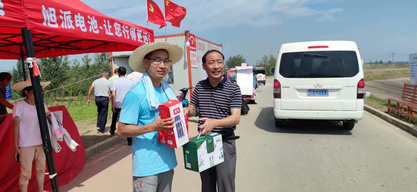 院領(lǐng)導帶隊慰問防汛突擊隊員(圖3)
