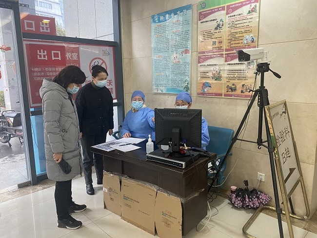 校紀委聯合院紀委對醫(yī)院疫情防控工作進行專項監(jiān)督檢查(圖1)