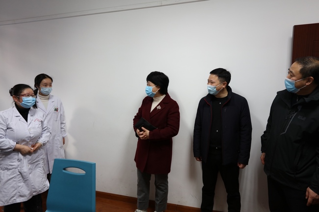 2021新春上班第一天，院領(lǐng)導(dǎo)班子慰問(wèn)廣大醫(yī)護(hù)職工(圖4)