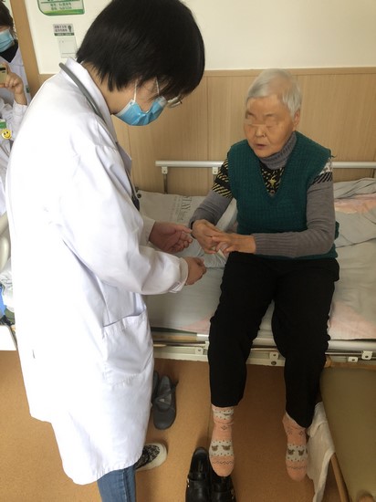 關注老年群體，健康與愛同行——我院老年醫(yī)學科走進頤樂堂老年公寓(圖4)