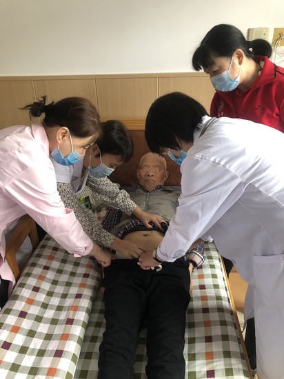 關注老年群體，健康與愛同行——我院老年醫(yī)學科走進頤樂堂老年公寓(圖6)