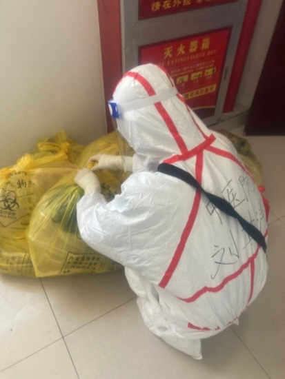 【醫(yī)心抗疫】春已暖，花已開，愿山河無恙 ——記外四支部黨員劉其洋支援酒店隔離點工作日常(圖5)