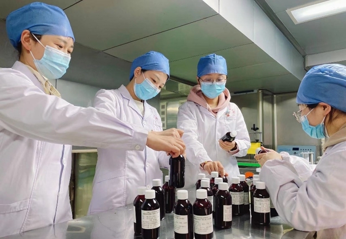 我院科學防控主動作為 在抗擊疫情中彰顯中醫(yī)擔當(圖4)
