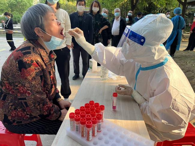 這不是一個(gè)人的戰(zhàn)役，平凡的崗位不平凡的事 ——記疫情下奮斗的呼吸人(圖8)
