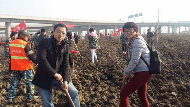 我院職工積極參加 “義務(wù)植樹”公益活動(dòng)(圖2)