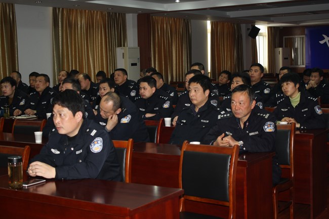 警民共建 魚(yú)水情深——我院專(zhuān)家為弋江區(qū)公安基層民警進(jìn)行警務(wù)現(xiàn)場(chǎng)急救知識(shí)培訓(xùn)(圖3)