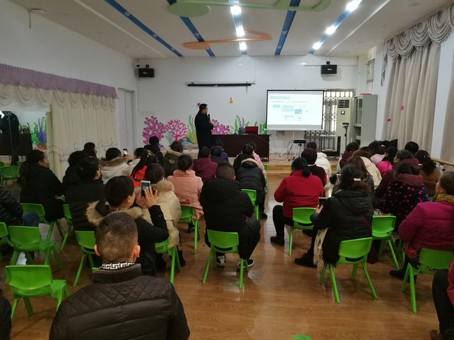 蕪湖市中醫(yī)醫(yī)院行政一支部開展黨員志愿者“流感季節(jié)中醫(yī)特色防治”宣講服務(wù)活動(圖1)