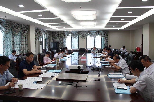 民主決策，科學(xué)管理——各代表團分組討論(圖1)