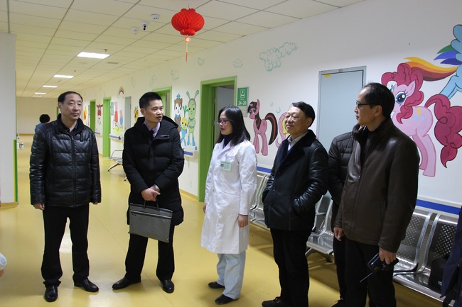 節(jié)前市衛(wèi)計(jì)委副主任王少華一行調(diào)研卒中、胸痛等五大中心建設(shè)情況(圖1)