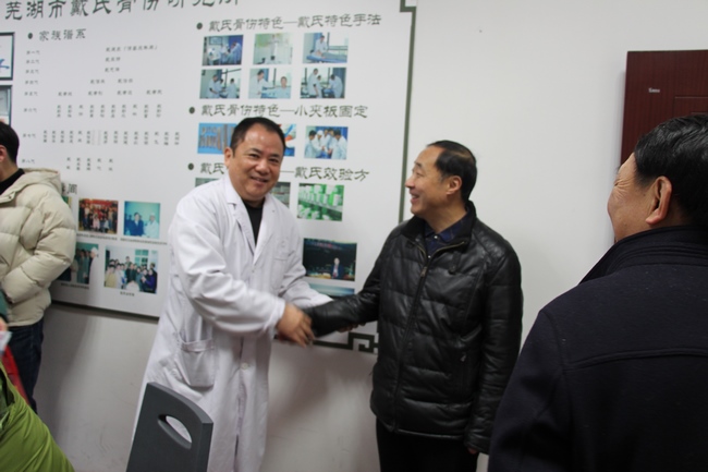 新春伊始，院領(lǐng)導(dǎo)班子慰問一線醫(yī)護(hù)職工(圖6)