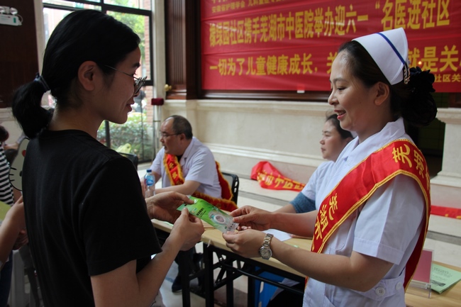 相約六一第七載 健康科普進社區(qū)——兒科“慶六一”大型義診活動走進橡綠園社區(qū)(圖5)