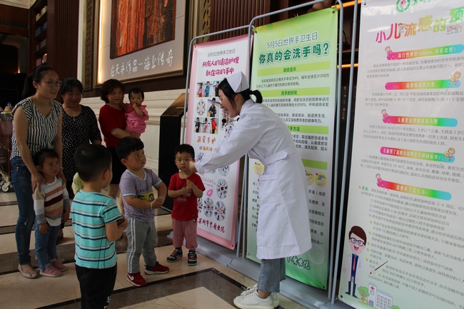 相約六一第七載 健康科普進社區(qū)——兒科“慶六一”大型義診活動走進橡綠園社區(qū)(圖6)