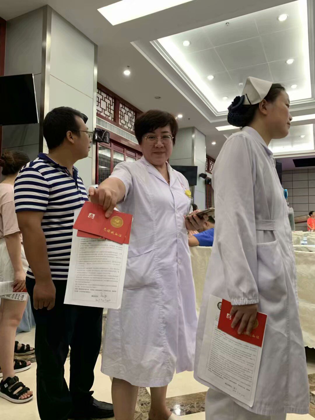 不忘初心獻(xiàn)熱血　牢記使命為人民 ――我院職工積極參加無償獻(xiàn)血公益活動(圖4)