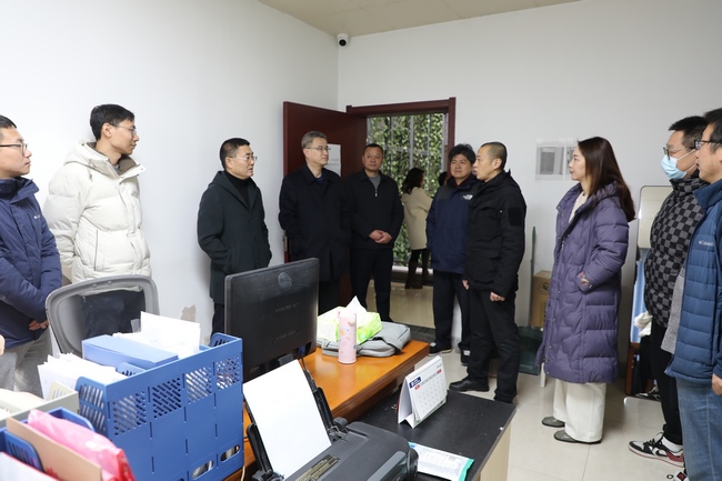 新春慰問鼓干勁 凝心聚力啟新篇——院領(lǐng)導班子新春工作第一天向一線職工拜年送祝福鼓干勁(圖6)